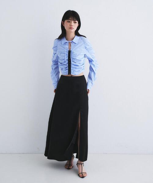 CODE A(コードエー)の「satin slit flare skirt(スカート・レディース・ホワイト/ブラック/ライトグレー・36/38)」の5枚目の写真