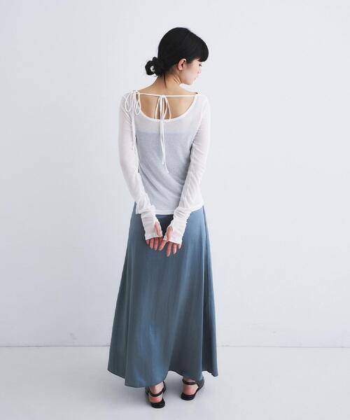 CODE A(コードエー)の「satin slit flare skirt(スカート・レディース・ホワイト/ブラック/ライトグレー・36/38)」の17枚目の写真