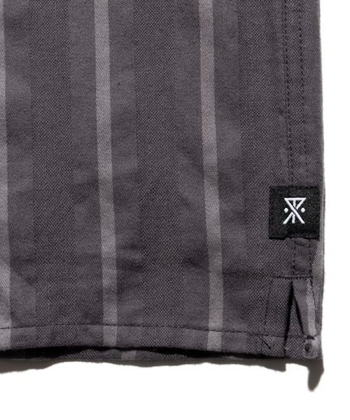 ROARK REVIVAL（ロアークリバイバル）の「【ROARK】S/S JACQUARD SHIRTS（シャツ/ブラウス・メンズ・ブラック・MEDIUM）」の3枚目の写真