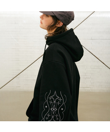 スターロイト刺繍フードティー ブラック