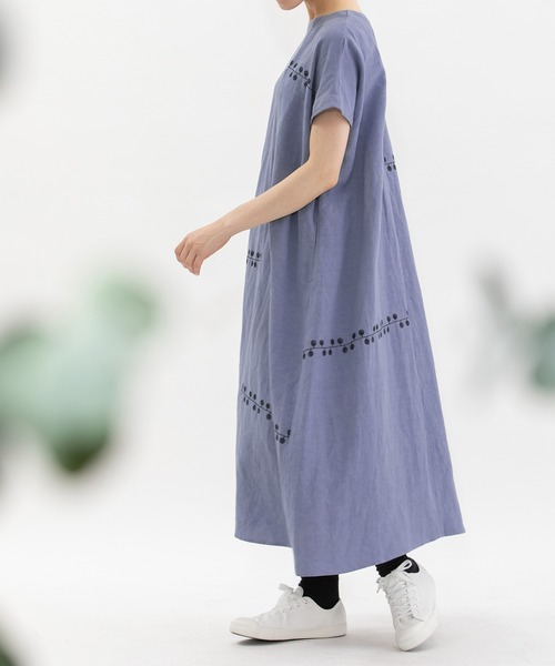 nop de nod(ノップドゥノッド)の「リネンレーヨンライン刺繍2wayワンピース(ワンピース・レディース・ブラック/ネイビー/ライトブルー・3)」の14枚目の写真