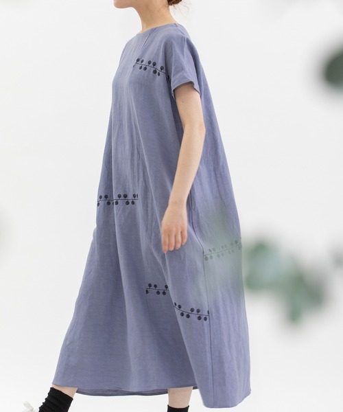 nop de nod(ノップドゥノッド)の「リネンレーヨンライン刺繍2wayワンピース(ワンピース・レディース・ブラック/ネイビー/ライトブルー・3)」の17枚目の写真