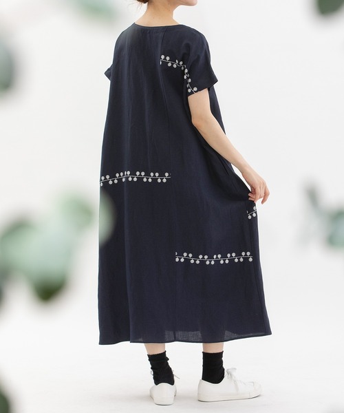 nop de nod(ノップドゥノッド)の「リネンレーヨンライン刺繍2wayワンピース(ワンピース・レディース・ブラック/ネイビー/ライトブルー・3)」の11枚目の写真