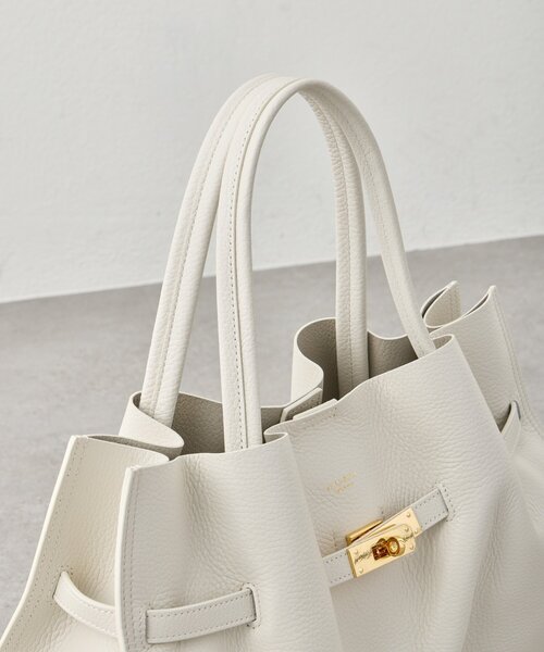 La boutique BonBon（ラブティックボンボン）の「【ヴィオラドーロ】イタリアンWフェイス型押しレザートートL（トートバッグ・レディース・ライトグレー/グレー系その他・FREE）」の8枚目の写真