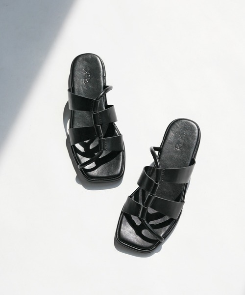 RiiiKa（リーカ）の「【RiiiKa/リーカ】スクエアフラットサンダル アシンメトリー スクエアトゥ フラットサンダル ローヒール（サンダル・レディース・オレンジ/ホワイト/ブラック・S/M/L/LL）」の2枚目の写真