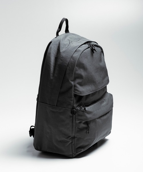 +phenix(プラスフェニックス)の「+phenix(プラスフェニックス)SWIFT BACKPACK / スウィフト バックパック(バックパック/リュック・メンズ・グレー/ブラック・ONE SIZE)」の7枚目の写真