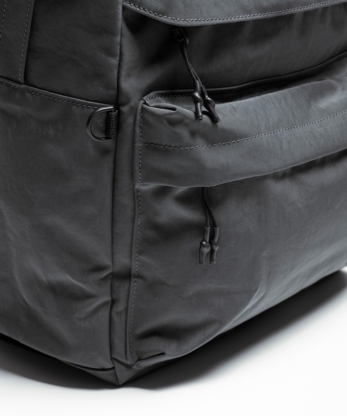 +phenix(プラスフェニックス)の「+phenix(プラスフェニックス)SWIFT BACKPACK / スウィフト バックパック(バックパック/リュック・メンズ・グレー/ブラック・ONE SIZE)」の12枚目の写真