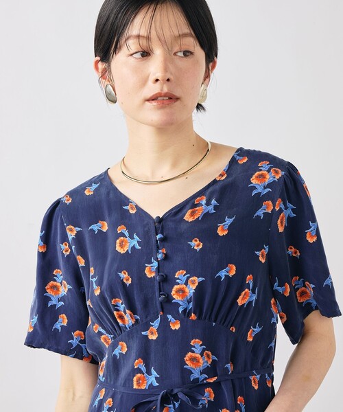 NOLLEY’S(ノーリーズ)の「ウォッシャブルスカーレット柄ワンピース(ワンピース・レディース・ブルー系その他6・38/36)」の8枚目の写真