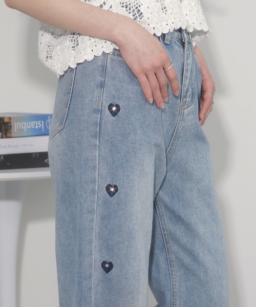 pumpkin port（パンプキンポート）の「サイドハート＆ビジューポイントデニムパンツ（デニムパンツ・レディース・ブルー・S/M）」の2枚目の写真