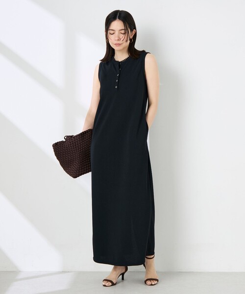 NOLLEY’S(ノーリーズ)の「《アンサンブル対応》ウォッシャブルイージーケアカノコノースリーブヘンリーネックワンピース(ワンピース・レディース・ブラック/チャコールグレー・2/1)」の3枚目の写真