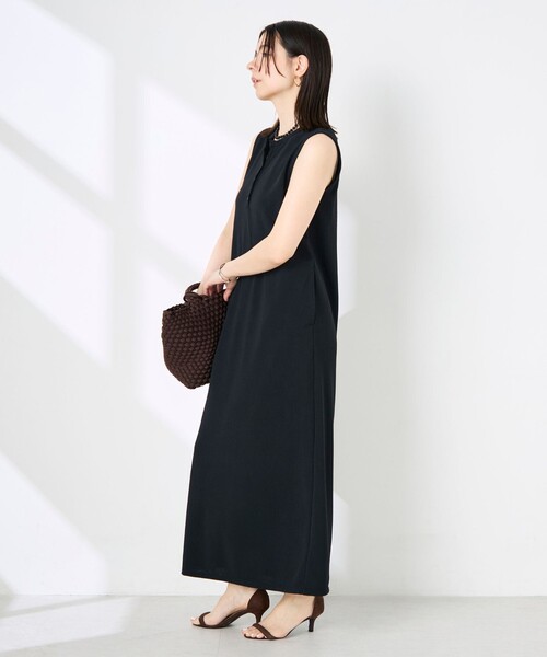 NOLLEY’S(ノーリーズ)の「《アンサンブル対応》ウォッシャブルイージーケアカノコノースリーブヘンリーネックワンピース(ワンピース・レディース・ブラック/チャコールグレー・2/1)」の4枚目の写真