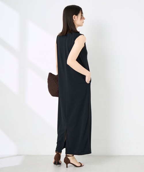 NOLLEY’S(ノーリーズ)の「《アンサンブル対応》ウォッシャブルイージーケアカノコノースリーブヘンリーネックワンピース(ワンピース・レディース・ブラック/チャコールグレー・2/1)」の7枚目の写真