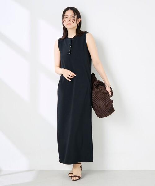 NOLLEY’S(ノーリーズ)の「《アンサンブル対応》ウォッシャブルイージーケアカノコノースリーブヘンリーネックワンピース(ワンピース・レディース・ブラック/チャコールグレー・2/1)」の9枚目の写真