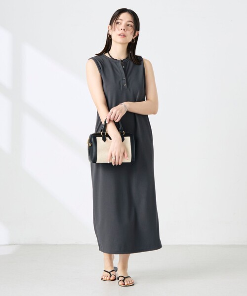 NOLLEY’S(ノーリーズ)の「《アンサンブル対応》ウォッシャブルイージーケアカノコノースリーブヘンリーネックワンピース(ワンピース・レディース・ブラック/チャコールグレー・2/1)」の12枚目の写真