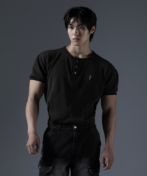 CARMID（カミド）の「アンティークウォッシングヘンリーネック半袖[ダークブラウン]（Tシャツ/カットソー・メンズ・その他・1/2/3）」の5枚目の写真