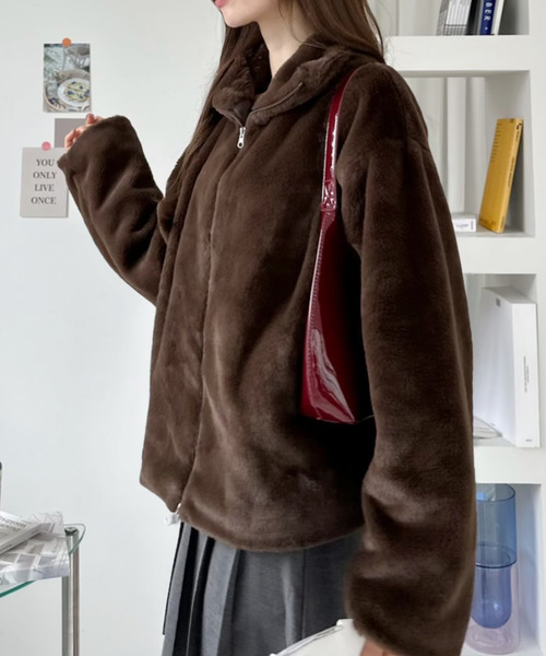 Ada.（エイダ）の「スタンドネック ショートファー ふわふわ ブルゾン（ブルゾン・レディース・ブラウン/ブラック/ライトグレー・M/L）」の9枚目の写真