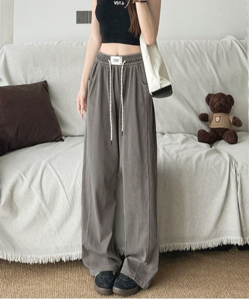 &soiree(アンドソワレ)の「サイド切り替えデニムライクイージーワイドパンツ(その他パンツ・レディース・チャコール/ベージュ/パープル/グレー/ブルー・MEDIUM/LARGE/X-LARGE)」の2枚目の写真