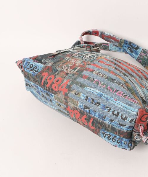 Desigual(デシグアル)の「Cat Graffiti Denim Shoulder Bag/キャットグラフィティデニムショルダーバッグ(ショルダーバッグ・レディース・マルチ・FREE)」の7枚目の写真