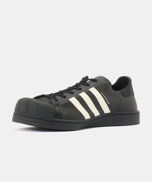 adidas Originals(アディダスオリジナルス)の「adidas Originals SST BY AVAVAV KI0733(スニーカー・メンズ・ブラック・27.5cm/28.5cm/26cm/28cm)」の2枚目の写真