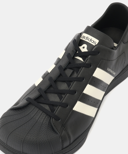 adidas Originals(アディダスオリジナルス)の「adidas Originals SST BY AVAVAV KI0733(スニーカー・メンズ・ブラック・27.5cm/28.5cm/26cm/28cm)」の6枚目の写真