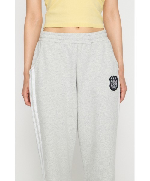 LAGUA GEM（ラグアジェム）の「SIDE LINE WAPPEN SWEAT パンツ（スウェットパンツ・レディース・ネイビー/チャコールグレー/杢グレー・SMALL/MEDIUM）」の11枚目の写真