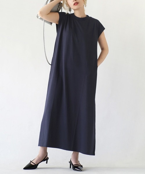 zootie（ズーティー）の「URBAN PLUS フレンチスリーブワンピース（ワンピース・レディース・チャコール/グレイッシュブルー/テラコッタ/ブラウン系その他/ネイビー/ダークグリーン/ブラック/ライトブルー/グレイッシュベージュ/ライトベージュ/アイボリー/オフホワイト/スモークピンク・フリー）」の12枚目の写真