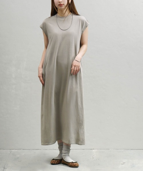 zootie（ズーティー）の「URBAN PLUS フレンチスリーブワンピース（ワンピース・レディース・チャコール/グレイッシュブルー/テラコッタ/ブラウン系その他/ネイビー/ダークグリーン/ブラック/ライトブルー/グレイッシュベージュ/ライトベージュ/アイボリー/オフホワイト/スモークピンク・フリー）」の9枚目の写真