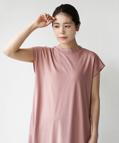 zootie（ズーティー）の「URBAN PLUS フレンチスリーブワンピース（ワンピース・レディース・チャコール/グレイッシュブルー/テラコッタ/ブラウン系その他/ネイビー/ダークグリーン/ブラック/ライトブルー/グレイッシュベージュ/ライトベージュ/アイボリー/オフホワイト/スモークピンク・フリー）」の15枚目の写真