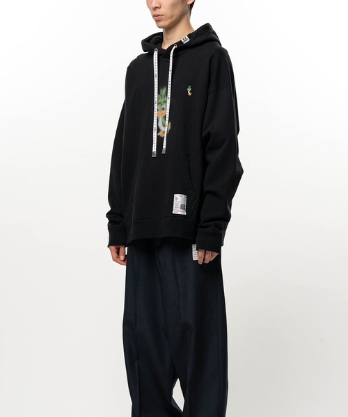 Maison MIHARA YASUHIRO(メゾンミハラヤスヒロ)の「Leon Printed Hoodie(パーカー・メンズ・ホワイト/グレー/ブラック・44/46/48)」の9枚目の写真