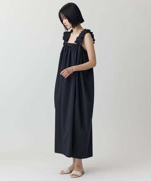 BABYLONE(バビロン)の「フリルショルダーコクーンワンピース(ワンピース・レディース・ブラック/ホワイト・フリー)」の10枚目の写真