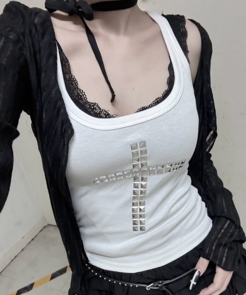 Never mind the XU / Chikashitsu+(ネバーマインド ザ エックスユー / チカシツプラス)の「【nmtc+】Cross Studded Slim Tank top / 【エヌエムティーシープラス】クロススタッズスリムタンクトップ(タンクトップ・レディース・ブラック/ホワイト・ONE SIZE)」の1枚目の写真