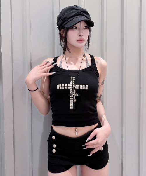 Never mind the XU / Chikashitsu+(ネバーマインド ザ エックスユー / チカシツプラス)の「【nmtc+】Cross Studded Slim Tank top / 【エヌエムティーシープラス】クロススタッズスリムタンクトップ(タンクトップ・レディース・ブラック/ホワイト・ONE SIZE)」の14枚目の写真