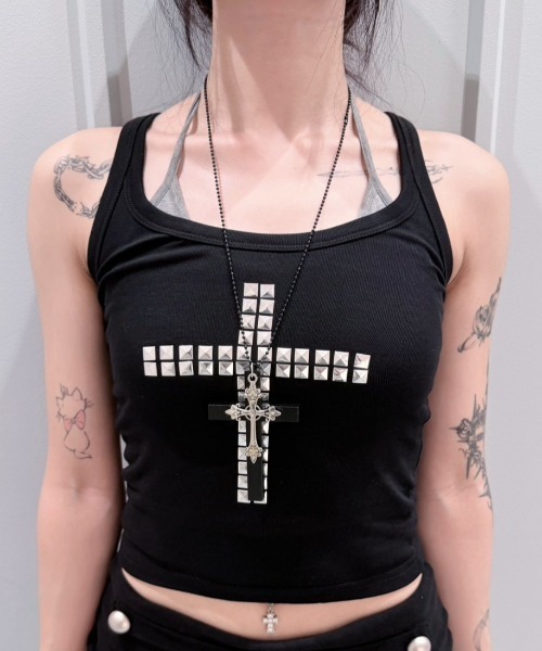 Never mind the XU / Chikashitsu+(ネバーマインド ザ エックスユー / チカシツプラス)の「【nmtc+】Cross Studded Slim Tank top / 【エヌエムティーシープラス】クロススタッズスリムタンクトップ(タンクトップ・レディース・ブラック/ホワイト・ONE SIZE)」の17枚目の写真