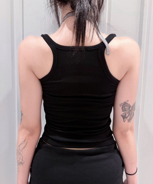 Never mind the XU / Chikashitsu+(ネバーマインド ザ エックスユー / チカシツプラス)の「【nmtc+】Cross Studded Slim Tank top / 【エヌエムティーシープラス】クロススタッズスリムタンクトップ(タンクトップ・レディース・ブラック/ホワイト・ONE SIZE)」の19枚目の写真