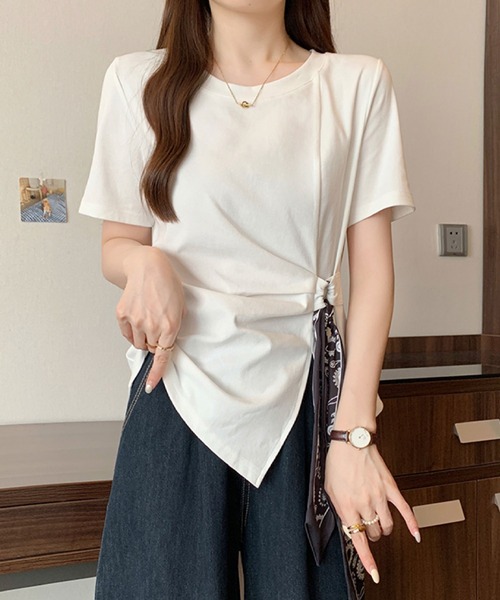 2ly2(トゥーリートゥー)の「アシンメトリードレープトップス / スカーフデザイン 半袖カットソー(Tシャツ/カットソー・レディース・ホワイト/ブルー/ブラック/ネイビー・FREE)」の5枚目の写真
