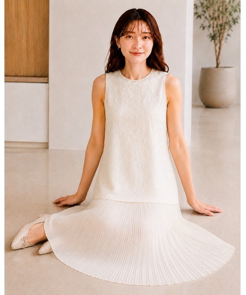 FAZVY(ファズビー)の「ノースリーブプリーツワンピース(ワンピース・レディース・ベージュ・M)」の6枚目の写真