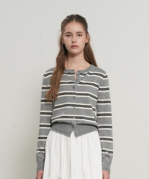 GENERAL IDEA(ジェネラルアイデア)の「GENERAL IDEA/ジェネラルアイディア MULTI STRIPE CREW NECK CARDIGAN マルチストライプクルーネックカーディガン マルチボーダー 丸首 ラウンドネック レディース 秋 秋服 2026年秋冬(カーディガン/ボレロ・レディース・ライトグレー・S/M/L)」の2枚目の写真