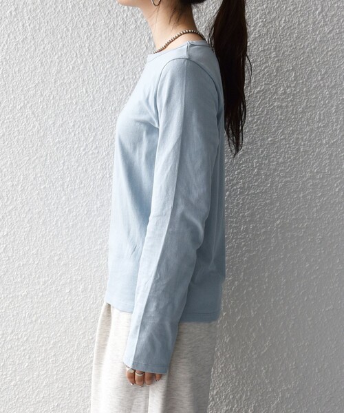 SHIPS any(シップス エニィ)の「SHIPS any:〈洗濯機可能〉レイヤード ロングスリーブ TEE × タンク セット(Tシャツ/カットソー・レディース・ワイン/チャコールグレー/ナチュラル・ONE SIZE)」の6枚目の写真