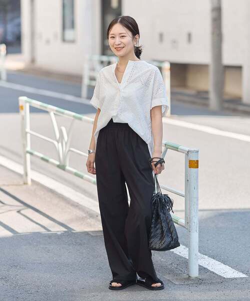 JOURNAL STANDARD(ジャーナルスタンダード)の「《追加2》カットワークレースノーカラーブラウス(シャツ/ブラウス・レディース・ブラック/ホワイト・FREE)」の5枚目の写真
