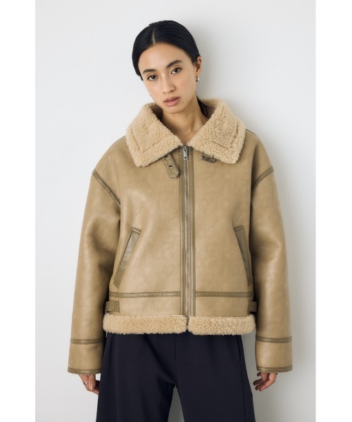 AZUL by moussy（アズールバイマウジー）の「【不動の人気アウターがついに予約開始】【着丈バリエ】フェイクムートンB-3ブルゾン　秋服　冬服　ボア　レザー（ブルゾン・レディース・ブラック/カーキ/ベージュ・SMALL/MEDIUM）」の2枚目の写真