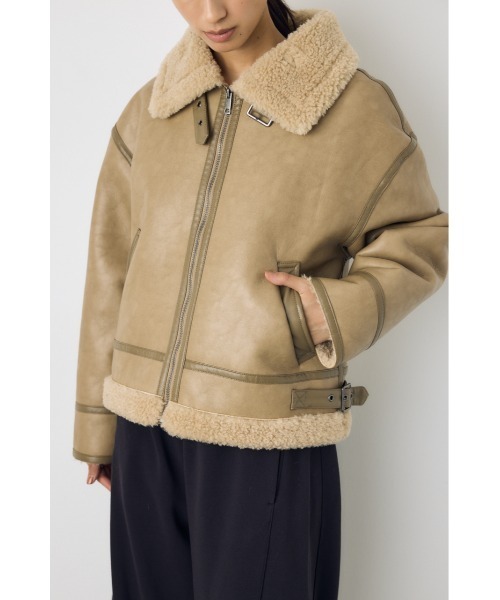 AZUL by moussy（アズールバイマウジー）の「【不動の人気アウターがついに予約開始】【着丈バリエ】フェイクムートンB-3ブルゾン　秋服　冬服　ボア　レザー（ブルゾン・レディース・ブラック/カーキ/ベージュ・SMALL/MEDIUM）」の20枚目の写真