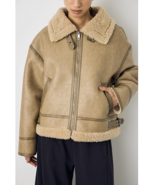 AZUL by moussy（アズールバイマウジー）の「【不動の人気アウターがついに予約開始】【着丈バリエ】フェイクムートンB-3ブルゾン　秋服　冬服　ボア　レザー（ブルゾン・レディース・ブラック/カーキ/ベージュ・SMALL/MEDIUM）」の21枚目の写真