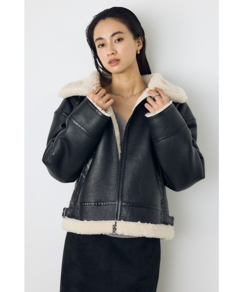 AZUL by moussy（アズールバイマウジー）の「【不動の人気アウターがついに予約開始】【着丈バリエ】フェイクムートンB-3ブルゾン　秋服　冬服　ボア　レザー（ブルゾン・レディース・ブラック/カーキ/ベージュ・SMALL/MEDIUM）」の5枚目の写真