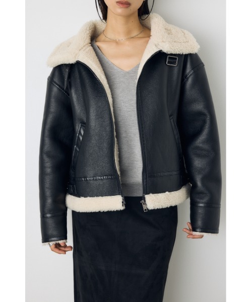 AZUL by moussy（アズールバイマウジー）の「【不動の人気アウターがついに予約開始】【着丈バリエ】フェイクムートンB-3ブルゾン　秋服　冬服　ボア　レザー（ブルゾン・レディース・ブラック/カーキ/ベージュ・SMALL/MEDIUM）」の6枚目の写真