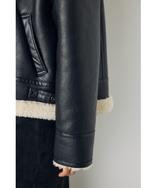 AZUL by moussy（アズールバイマウジー）の「【不動の人気アウターがついに予約開始】【着丈バリエ】フェイクムートンB-3ブルゾン　秋服　冬服　ボア　レザー（ブルゾン・レディース・ブラック/カーキ/ベージュ・SMALL/MEDIUM）」の13枚目の写真
