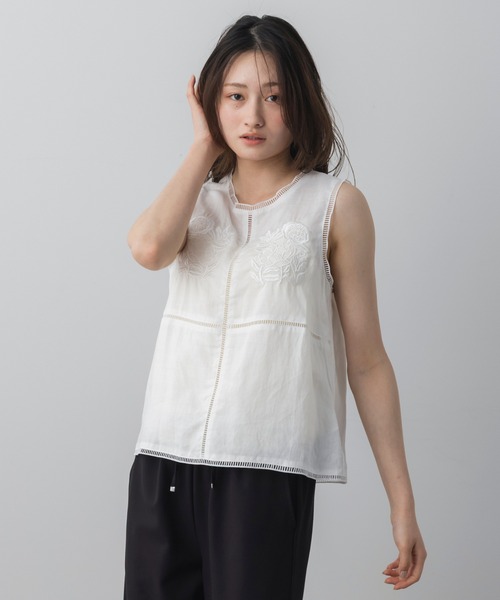 AJUGA.(アジュガ)の「フラワー刺繍ノースリーブブラウス(タンクトップ・レディース・アイボリー/ホワイト・S/M)」の3枚目の写真