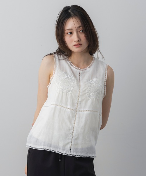 AJUGA.(アジュガ)の「フラワー刺繍ノースリーブブラウス(タンクトップ・レディース・アイボリー/ホワイト・S/M)」の4枚目の写真