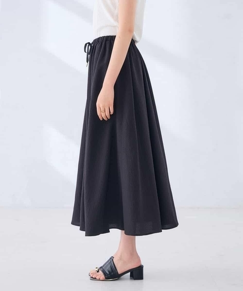 a.v.v(アーヴェヴェ)の「ぽこぽこイージーフレアスカート【洗える/接触冷感裏地】(スカート・レディース・ブラック/グリーン・38/40)」の22枚目の写真