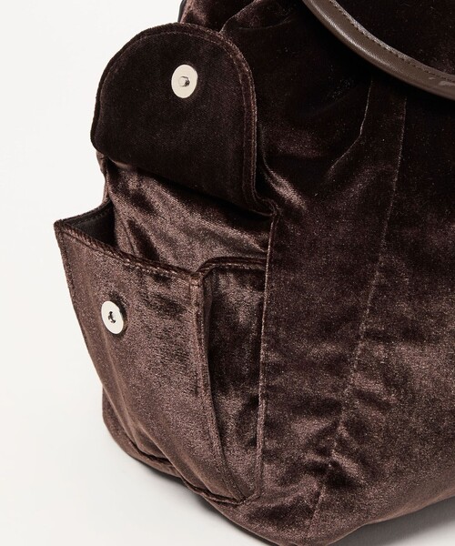 BEAUTY&YOUTH UNITED ARROWS(ビューティーアンドユースユナイテッドアローズ)の「ベルベット ミニ リュック(バックパック/リュック・レディース・ブラック/ダークブラウン・FREE)」の15枚目の写真