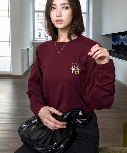 Chandelier（シャンデリア）の「ゆったり 着やすい ルーズシルエット 刺繍 ワンポイント ロンT（Tシャツ/カットソー・レディース・ブラック/ホワイト/ブラック系/ホワイト系/ブラック系2/ホワイト系1/ブラック系1/バーガンディー/ブラウン/ブラック系3/ブラック系4/ブラック系6/ブラック系5/ブラック系7・L/M/LL）」の14枚目の写真